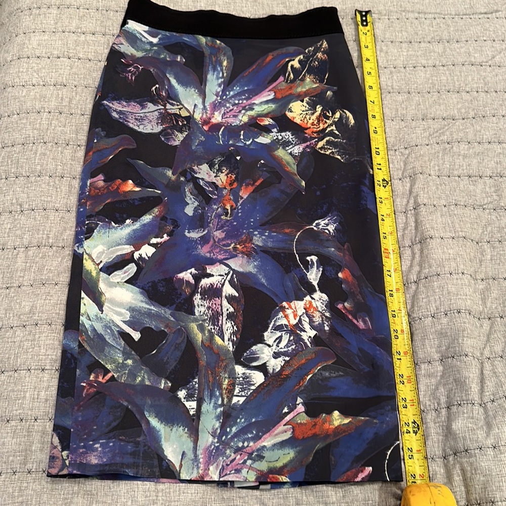 Beautiful Karen Millen Pencil Skirt - Picture 5 of 7